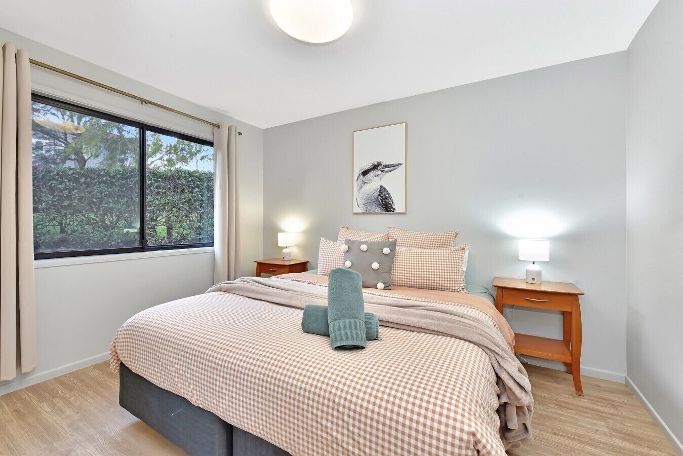 2 bedrooms, desk, iron/ironing board, WiFi