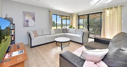 Golf & Beach Bliss: Book Direct in Salamander Bay