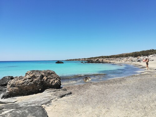 Contemporary 2 bedroom apt, close to the best beaches of Crete! 