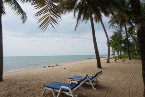 On the beach - Anandah Beach Resort (Takua Pa)