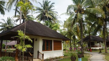 Superior Room with Garden View  | Minibar, in-room safe, blackout curtains, rollaway beds