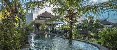 Outdoor pool, sun loungers