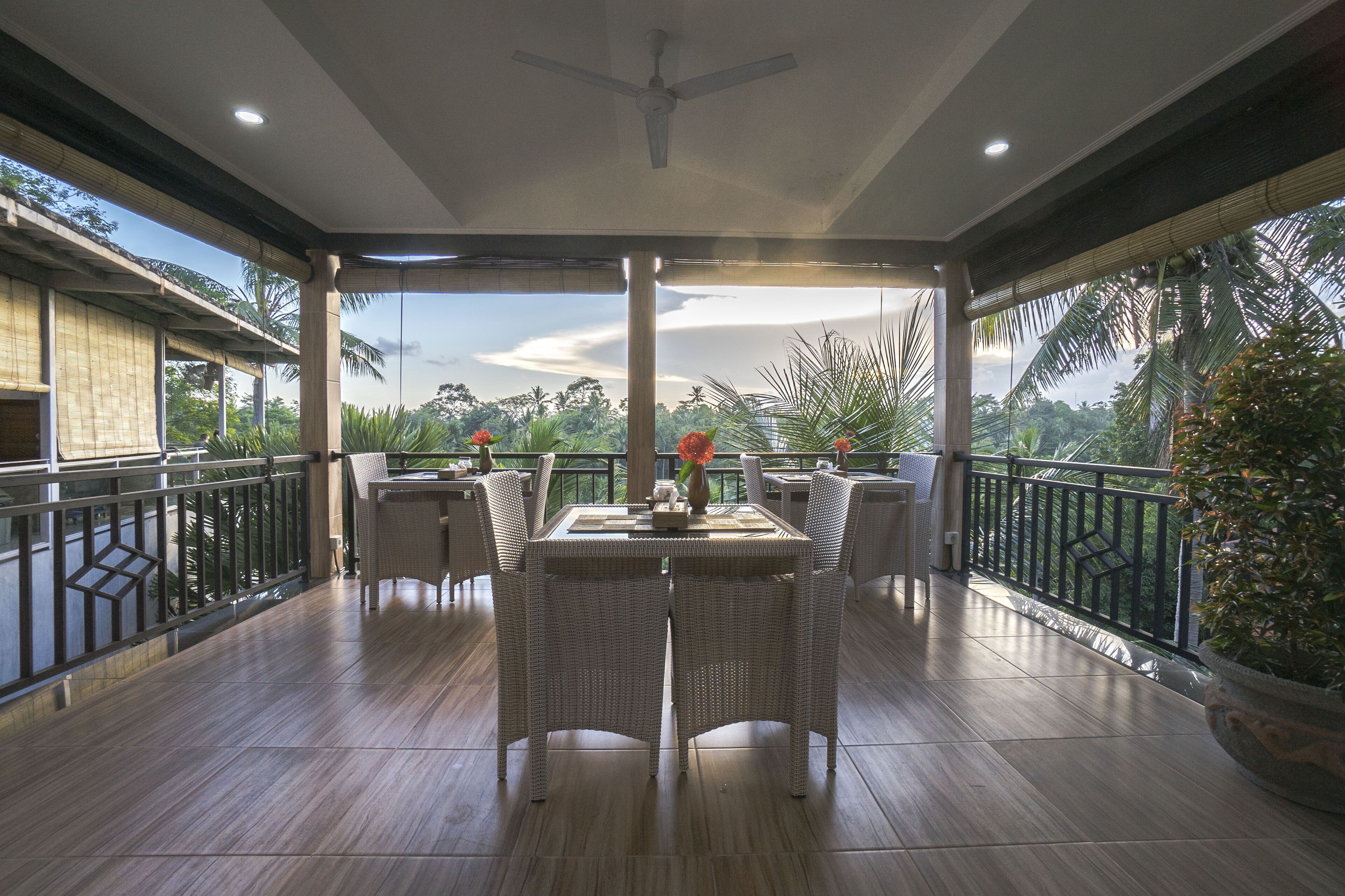 Foto - Adi Bisma Inn by Mahaputra