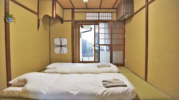 Down duvets, free WiFi, bed sheets