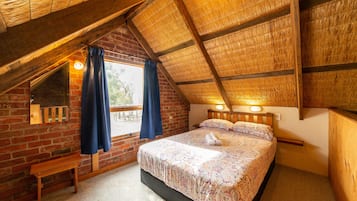 3 habitaciones, tabla de planchar con plancha y cuna de viaje