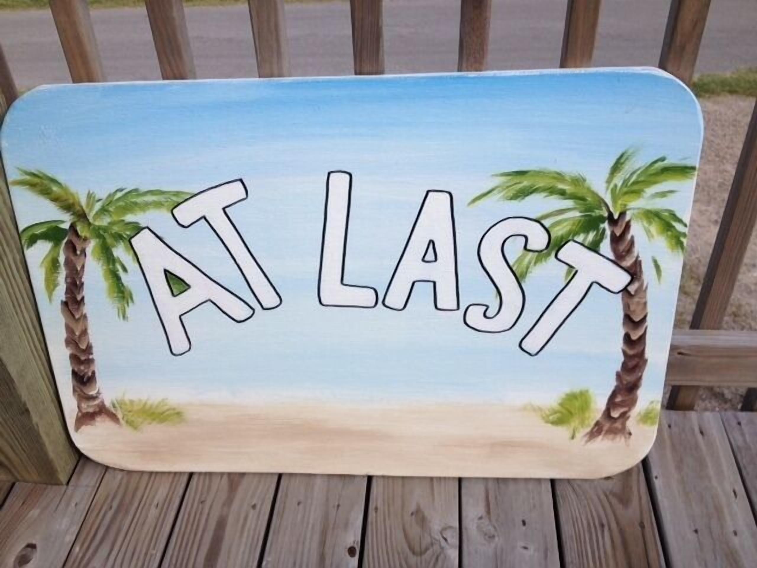 Roomy 3 bedroom with great views of the Gulf of Mexico from oversized deck!