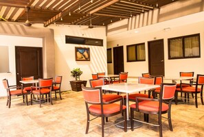 Restaurant - Hotel El Viejo Inn (El Viejo)