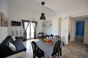 Living area - Anna Apartment 50 meters from the sea (Heraklion-Crete)