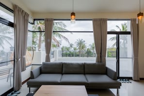 Deluxe-værelse til 4 personer - flere senge - bjergudsigt | Gratis minibar, skrivebord, mørklægningsgardiner, lydisolering