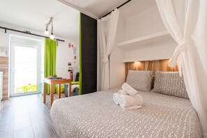 Bügeleisen/Bügelbrett, WLAN, Bettwäsche