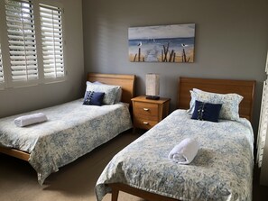 Triple Room, Multiple Bedrooms | 3 bilik tidur, dihias secara berasingan 