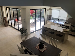 Sonoma 8 | Living area | 60-inch flat-screen TV with digital channels, TV, DVD player - Sonoma 8 (Noosaville)