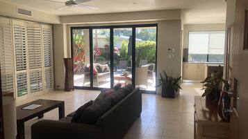 3 bedrooms, individually decorated, individually furnished