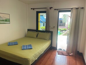 Townhouse Room | 客房内保险箱、免费 WiFi、床单