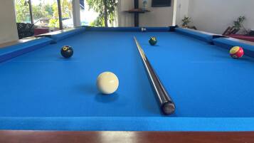 Breakfast, lunch, dinner served; local and international cuisine