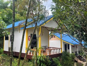 Luxury Room | 客房内保险箱、免费 WiFi、床单