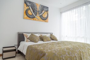 Ropa de cama de alta calidad y minibar