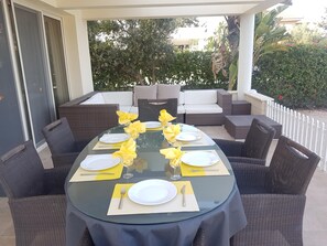 Outdoor dining