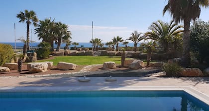 Villa Limonia, 5 Schlafzimmer Luxusvilla mit Eigenem Pool, Strand Grenzt an