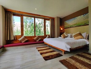 1 bedroom, premium bedding, down comforters, pillowtop beds - The Driftwood Ladakh (Leh)