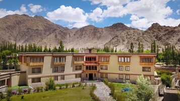 Fachada de la propiedad