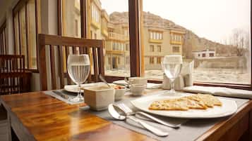 Daily full breakfast (INR 750 per person)