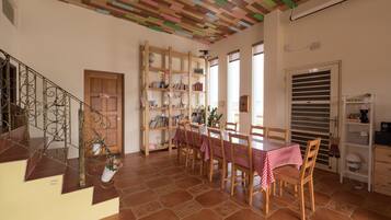 Zona de menjador de l'habitació