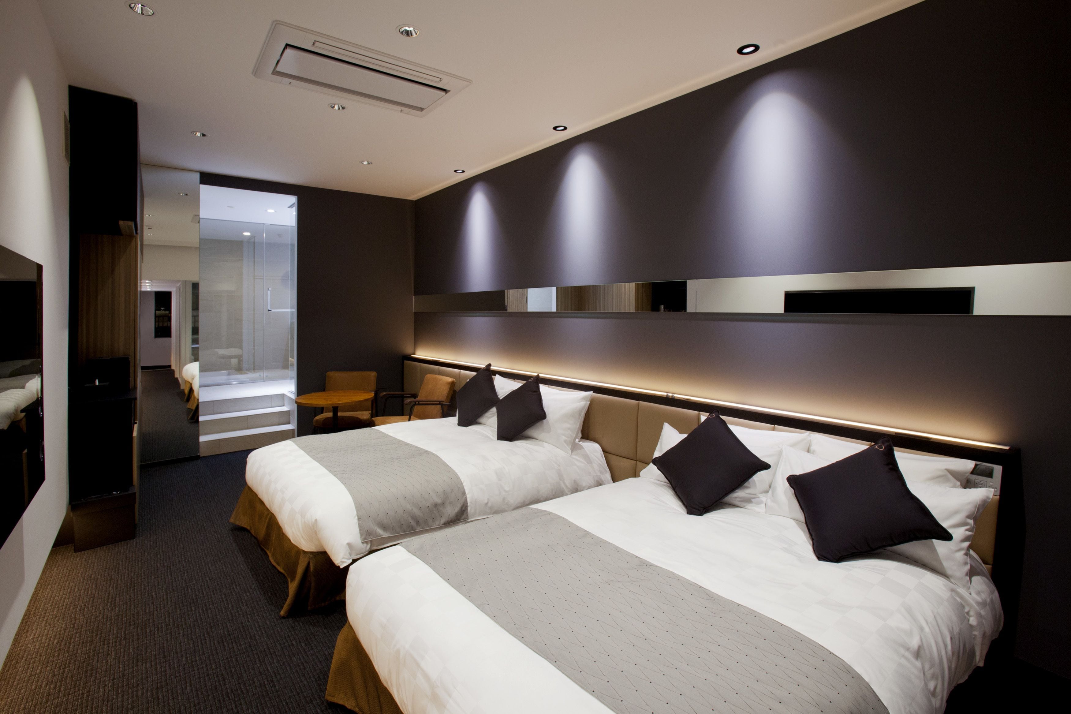 suite | 1 bedroom, in-room safe, desk, soundproofing