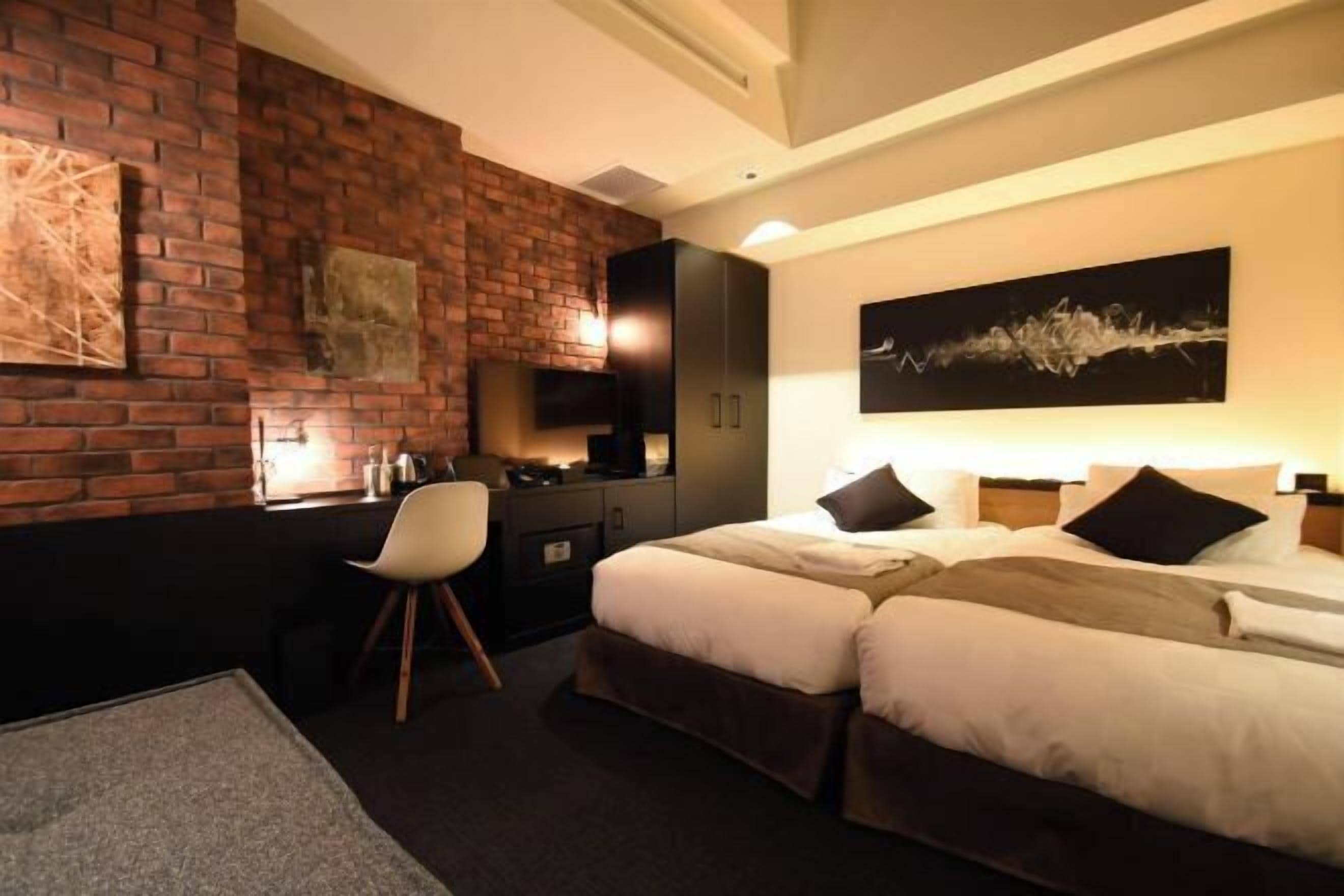 In-room safe, desk, soundproofing, iron/ironing board