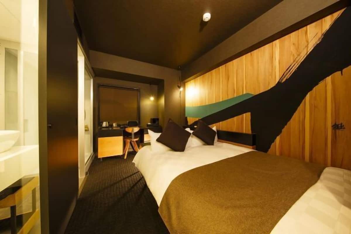 1 bedroom, in-room safe, desk, soundproofing
