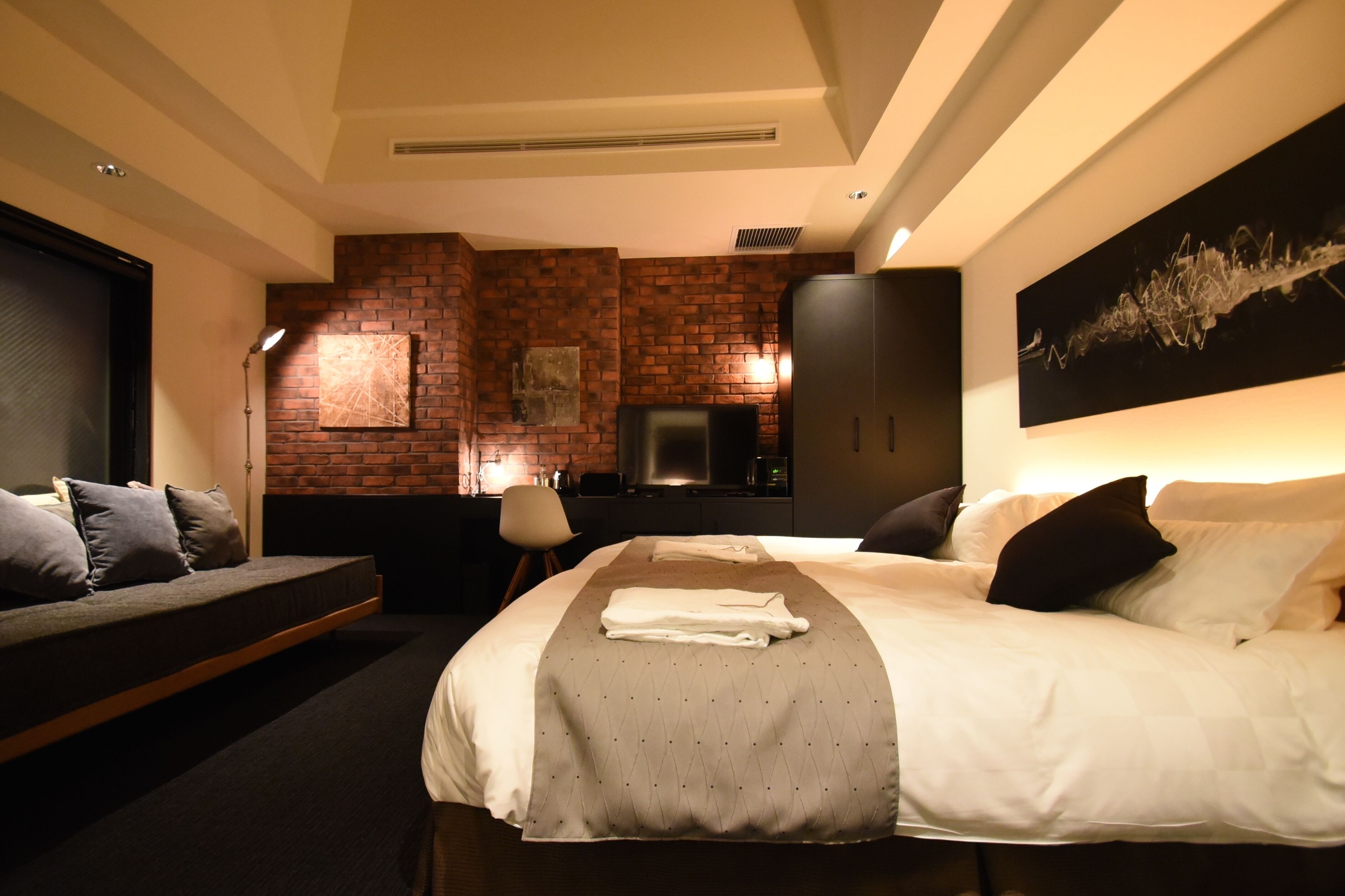 triple room | 1 bedroom, in-room safe, desk, soundproofing