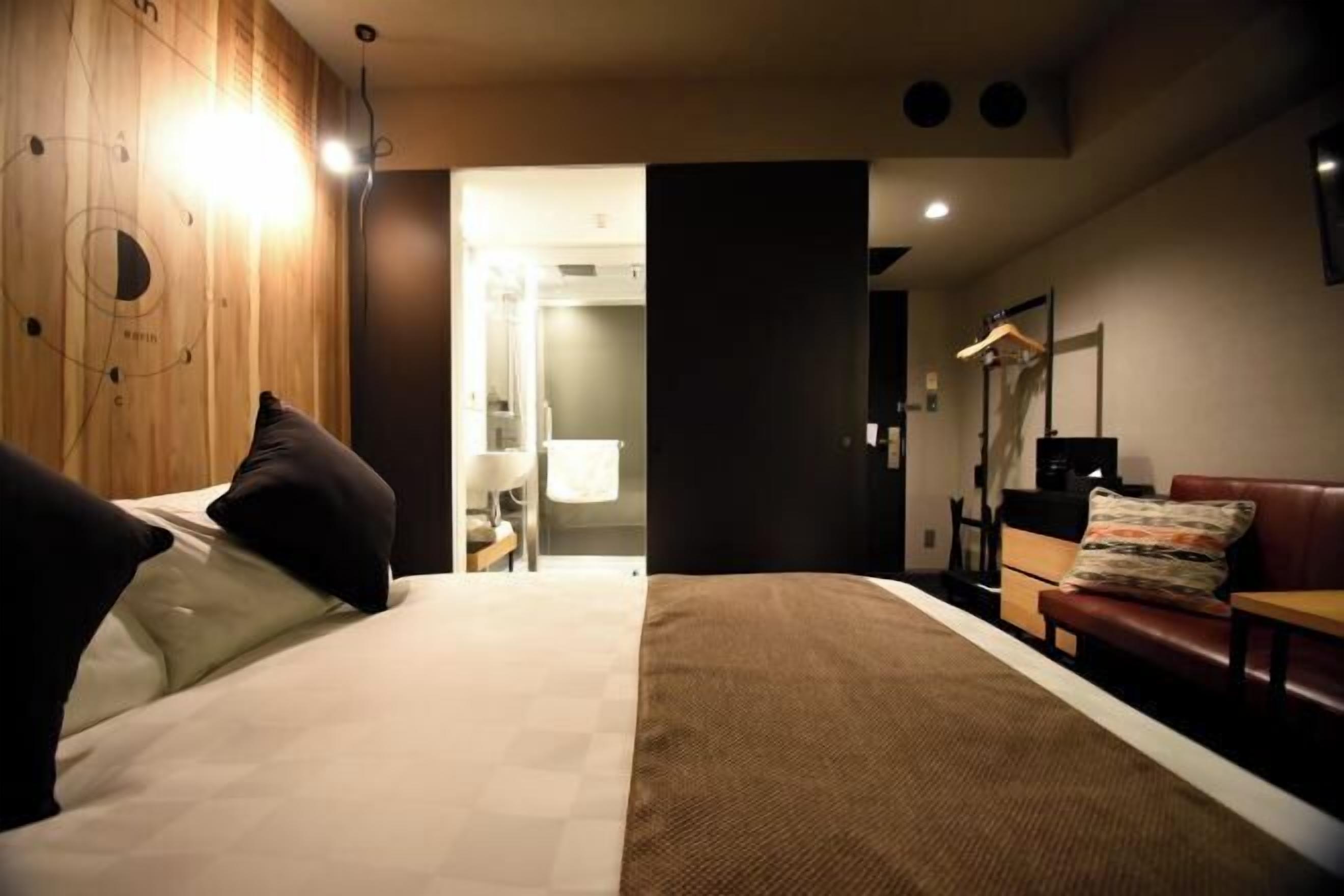 In-room safe, desk, soundproofing, iron/ironing board