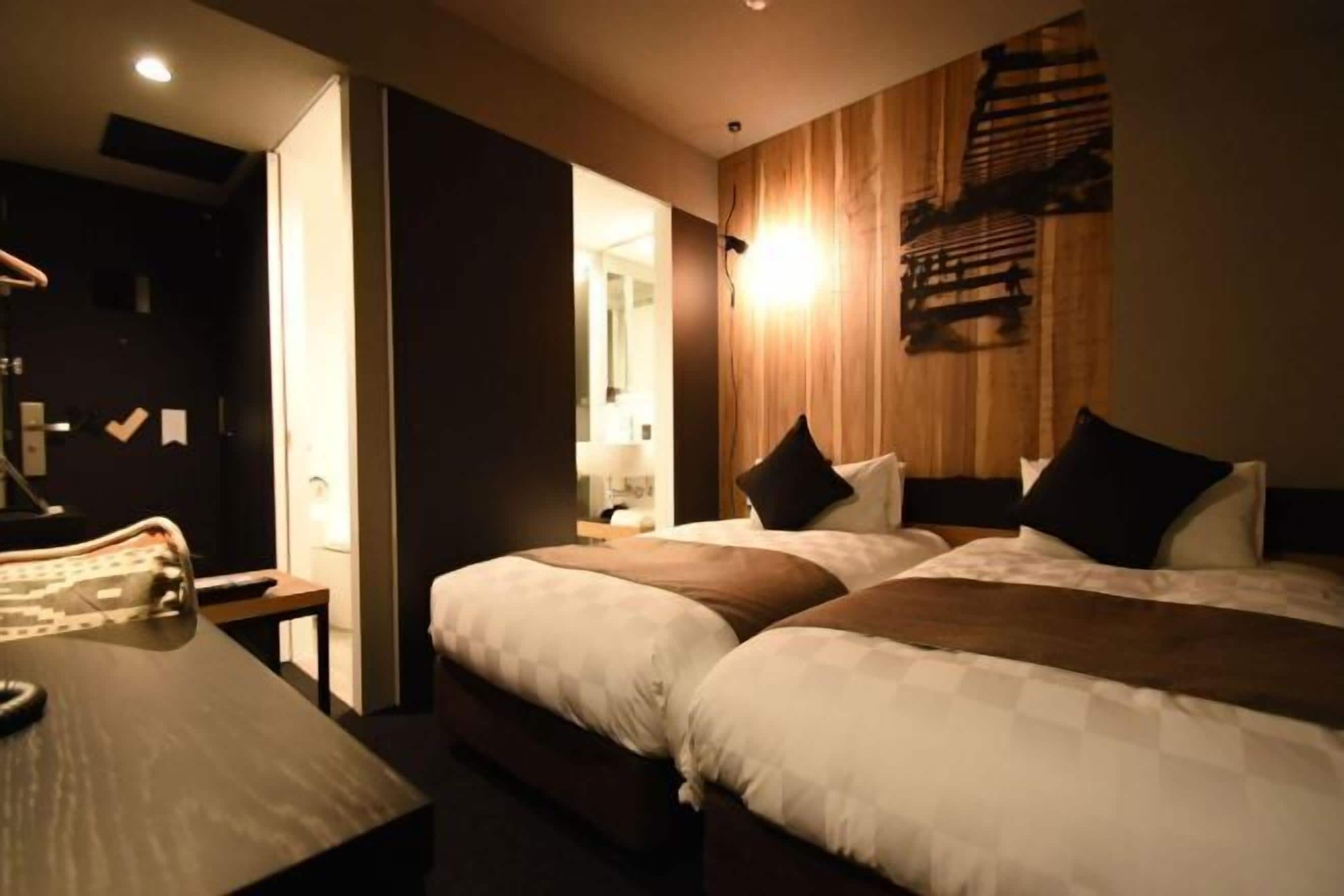 In-room safe, desk, soundproofing, iron/ironing board