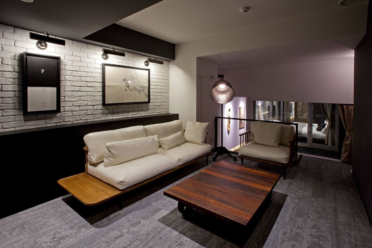 Suite | In-room safe, desk, soundproofing, iron/ironing board (on request)