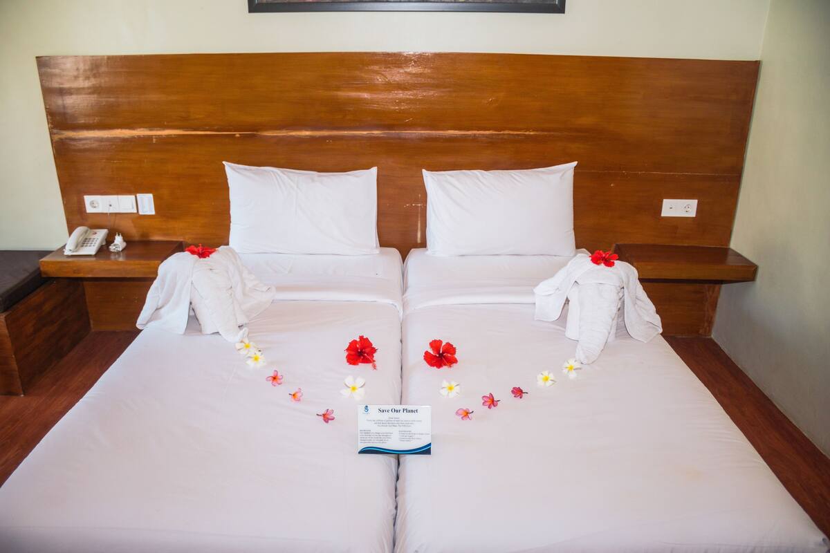 twin room | free wifi, bed sheets