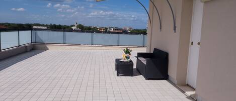 Deluxe Double Room | Terrace/patio