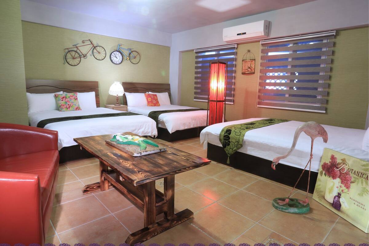 Premium bedding, individually decorated, individually furnished, desk