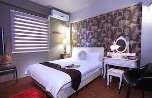 Premium bedding, individually decorated, individually furnished, desk