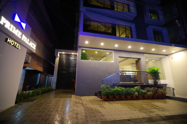 BBQ/picnic Area - Prime Palace (Kanayannur)