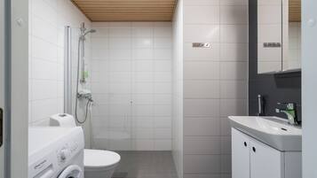 Standard Apartment, 2 Bedrooms | Bathroom