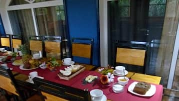 Spécialités Cuisine locale et internationale