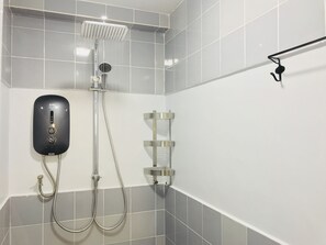 Basic Single Room | Bathroom shower