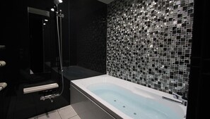 Bañera y ducha independientes, bañera de hidromasaje