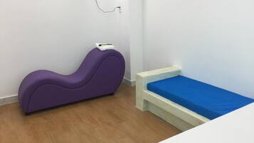 Desk, free WiFi, bed sheets