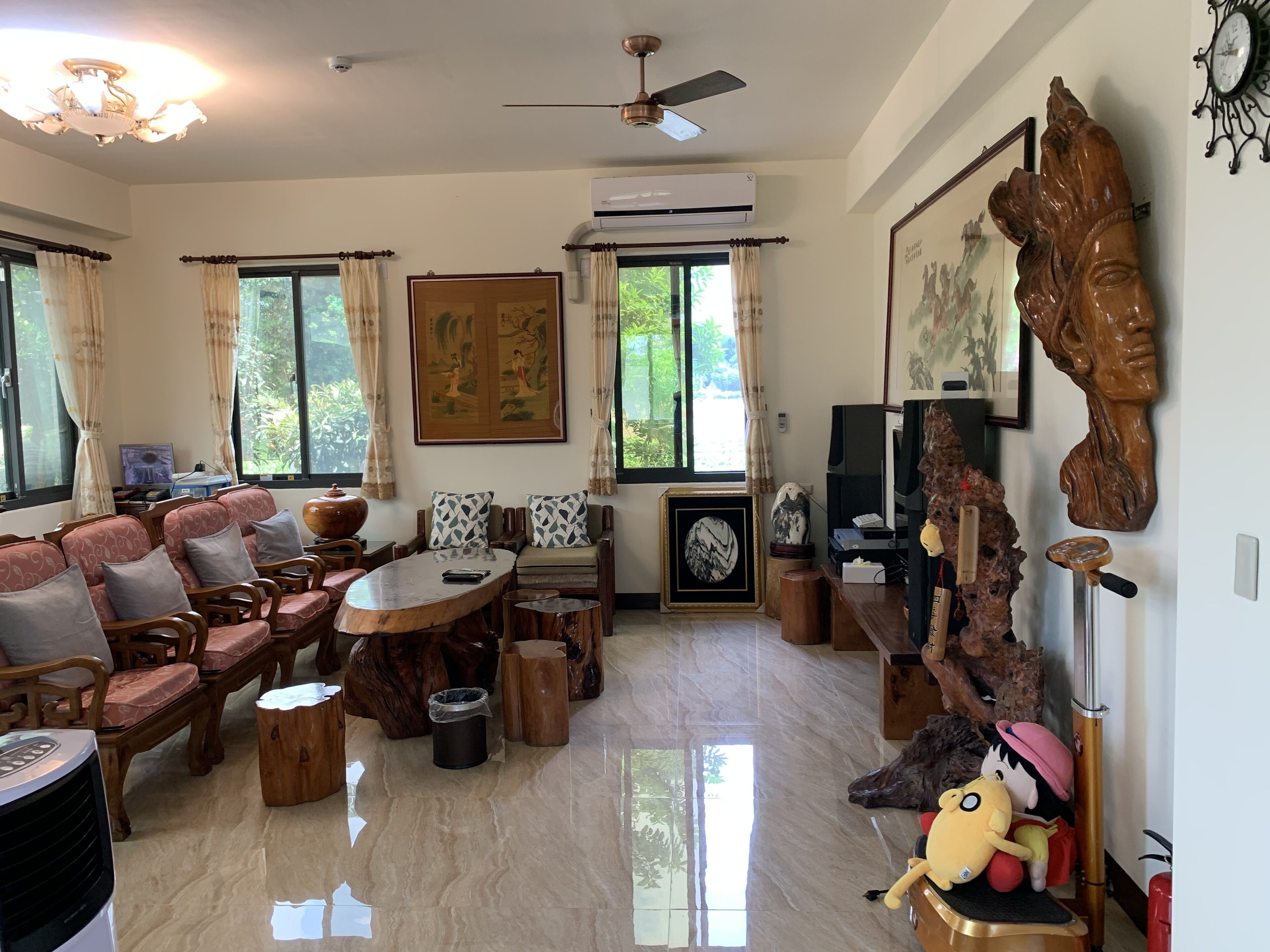 19-inch flat-screen TV with satellite channels, TV