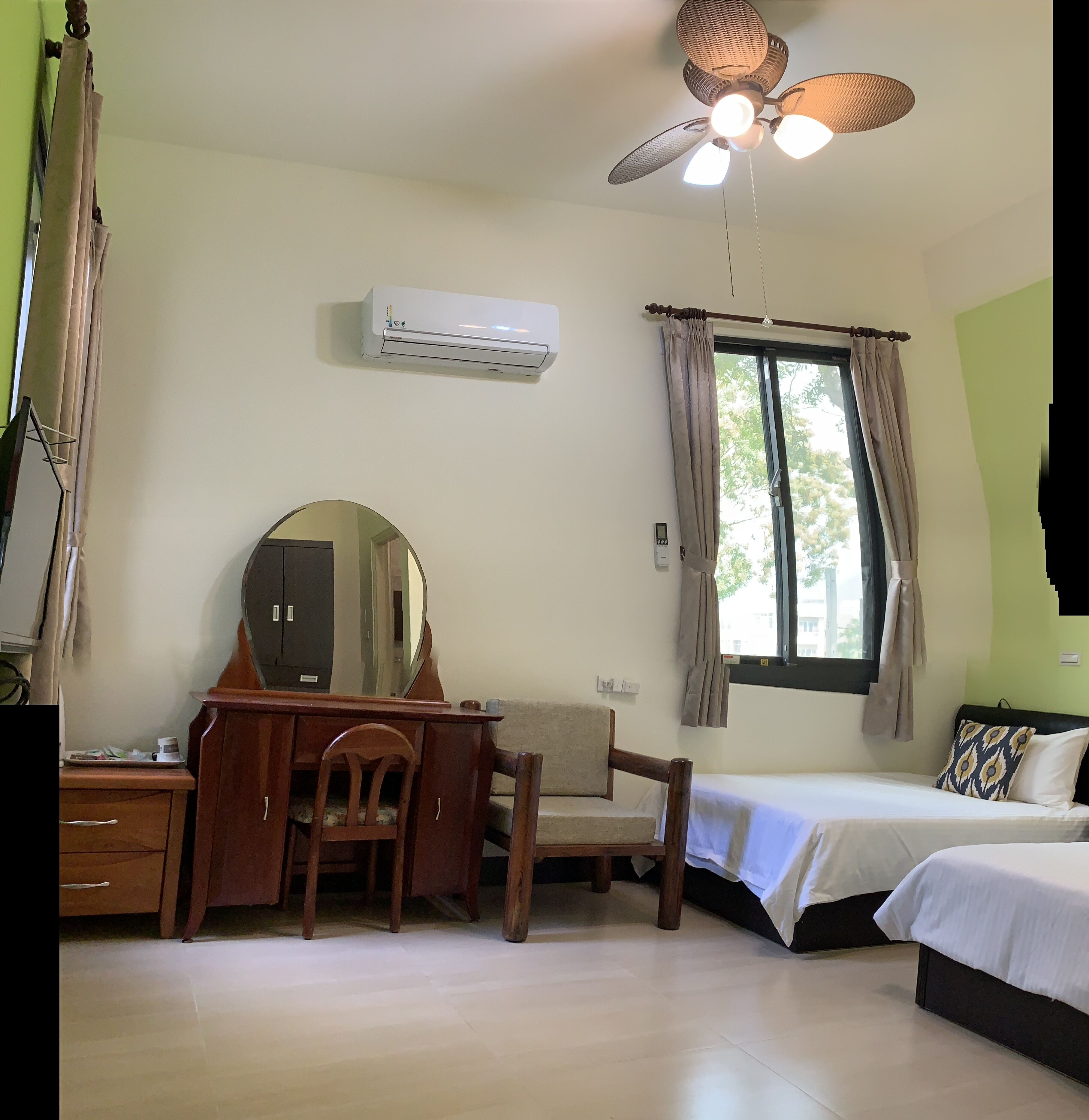 Double Room | In-room safe, desk, blackout drapes, soundproofing