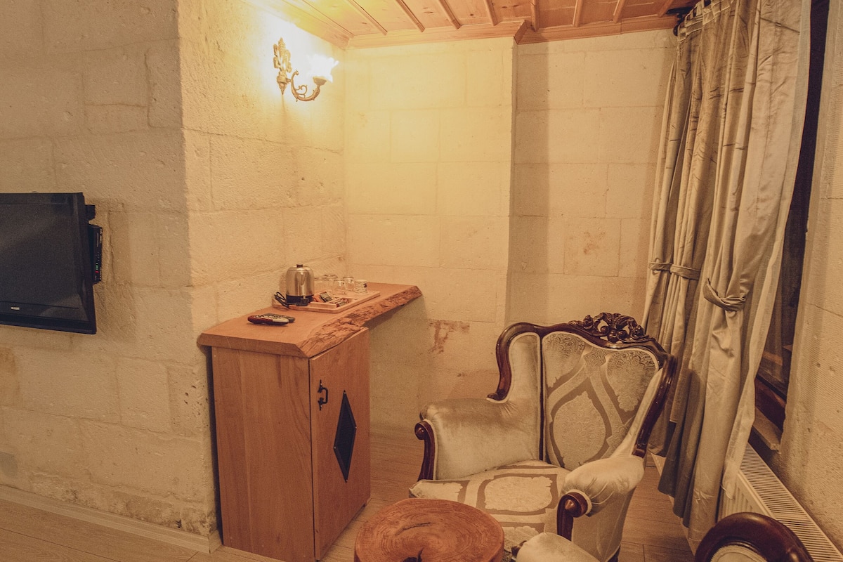 standard double room | premium bedding, memory-foam beds, minibar, in-room safe