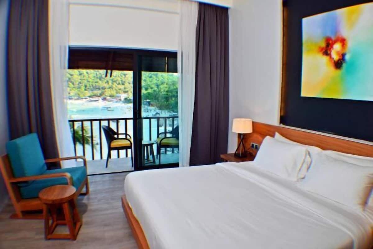 1 bedroom, minibar, in-room safe, desk