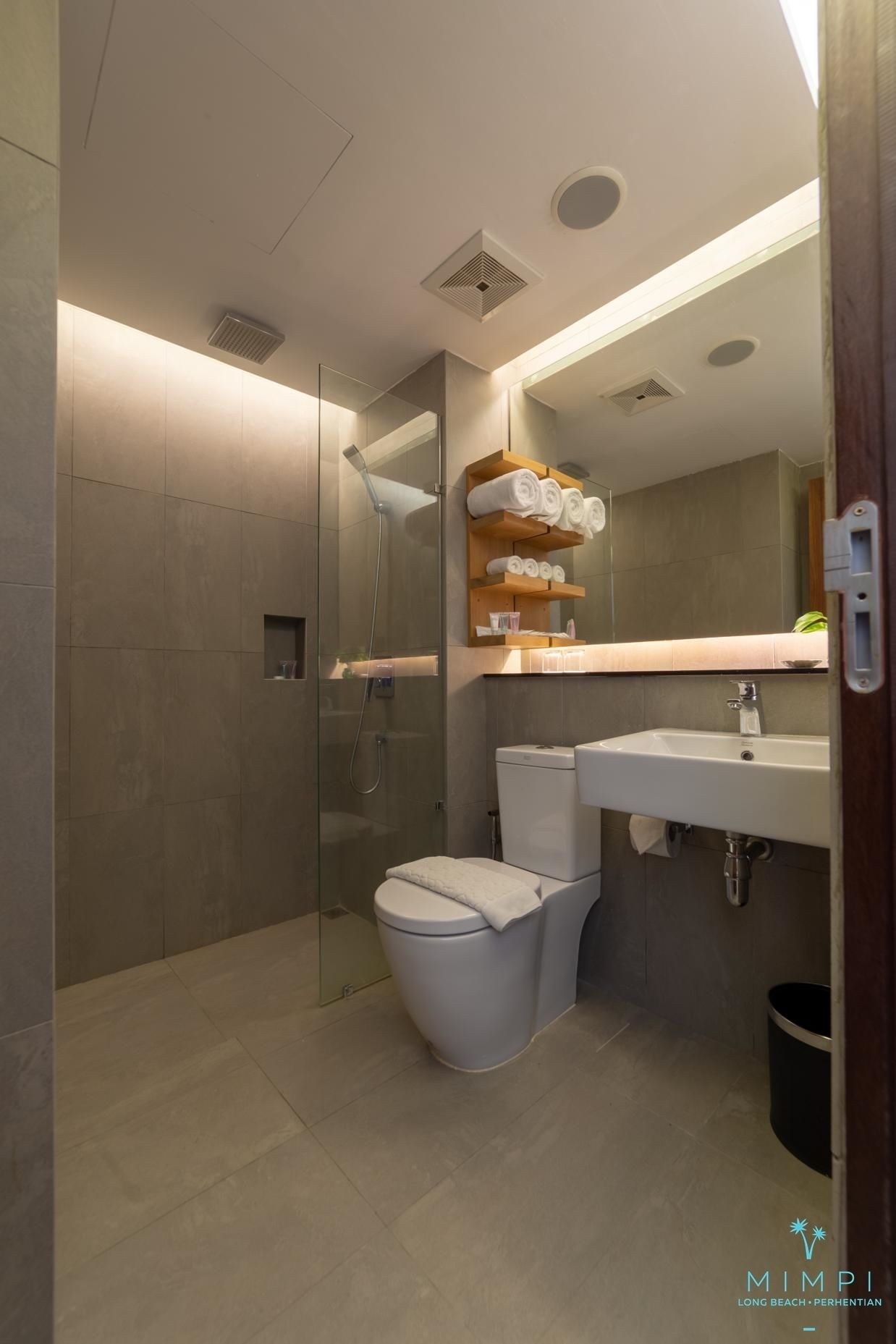 shower, free toiletries, hair dryer, bathrobes