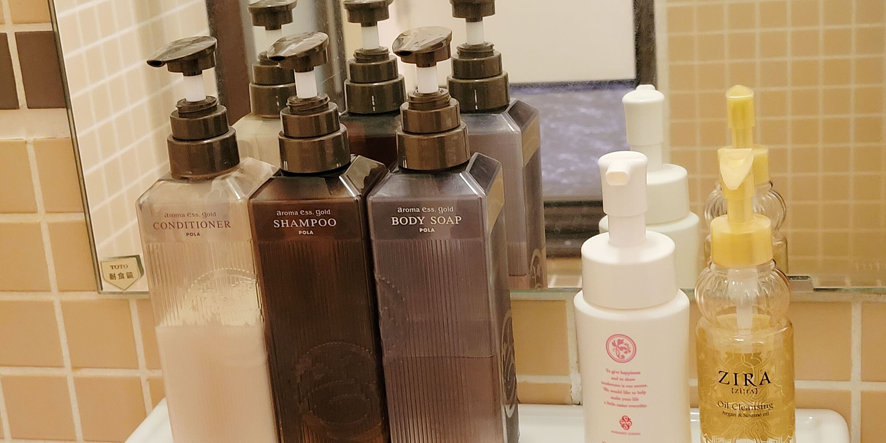 Double Room | Bathroom | Separate tub and shower, jetted tub, free toiletries, hair dryer